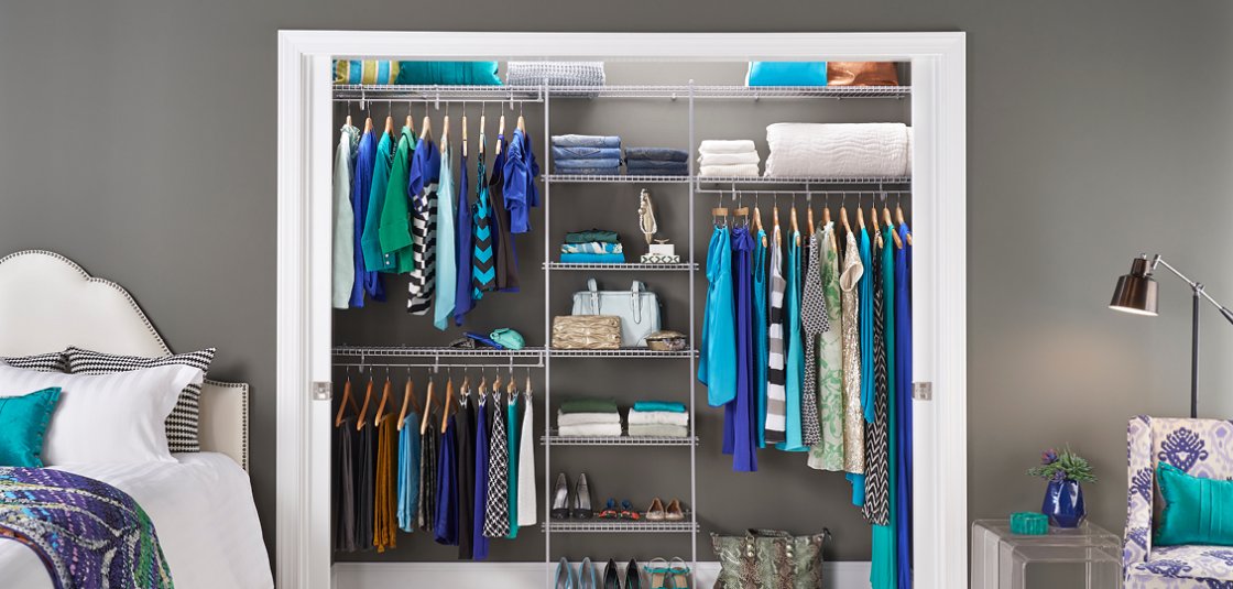 Wire Shelving in a Bedroom Closet