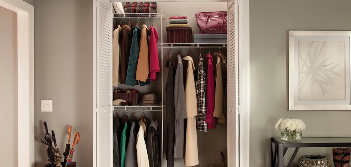 Wire Shelving in Entryway Closet